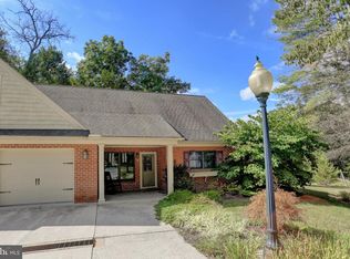 13 Stonebrook Dr, Fayetteville, PA 17222