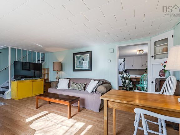 4th image of 17 Lake Rd