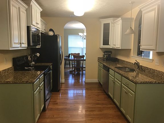 5th image of 160 Durance Dr