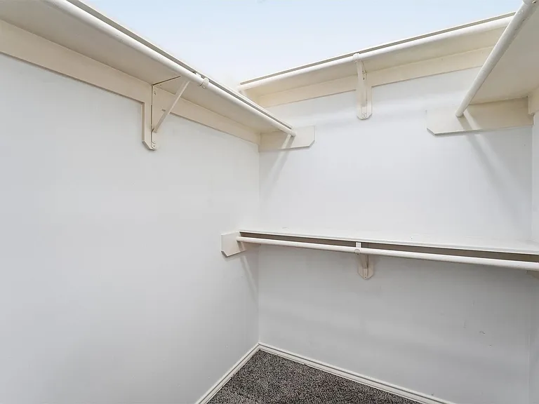 1507 Sutton St — Photo 15