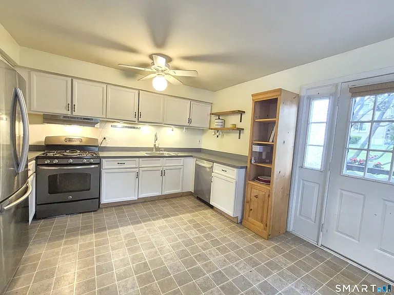 245 Sunnyridge Ave #15 — Photo 4
