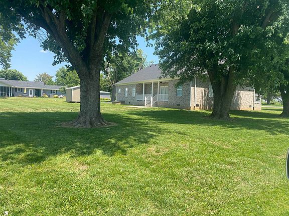5th image of 808 Valleyview Dr