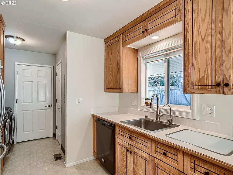 9251 SE 47th Ave — Photo 18