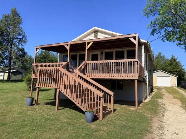 17 Jerome St, Marion, KS 66861