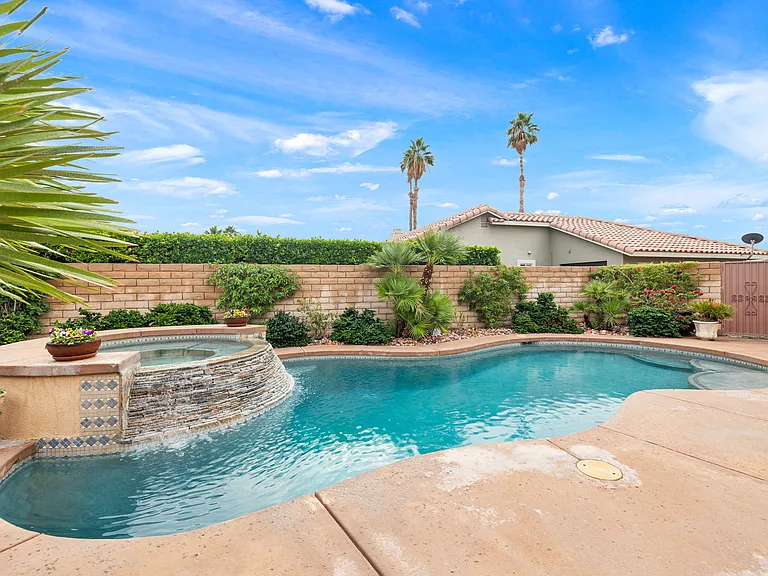 44030 Mariposa Ct — Photo 24