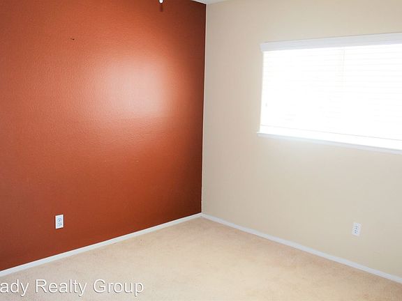 4th image of 6115 Daisy Petal St