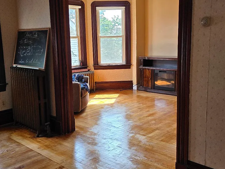 547 Robeson St #2 — Photo 10