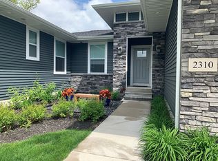 2310 Moores River Dr, Lansing, MI 48911