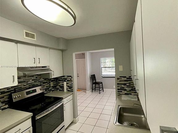 5th image of 500 NE 2nd St APT 104