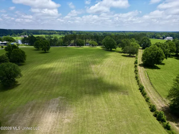 15 Thunder Rd, Poplarville, MS 39470