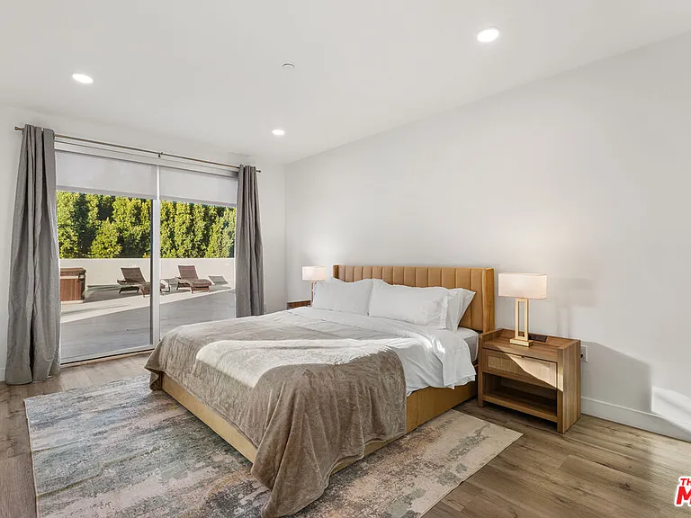 4806 Sylmar Ave #Penthouse 2 — Photo 42