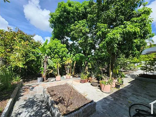 830 SW 50th Ave — Photo 14