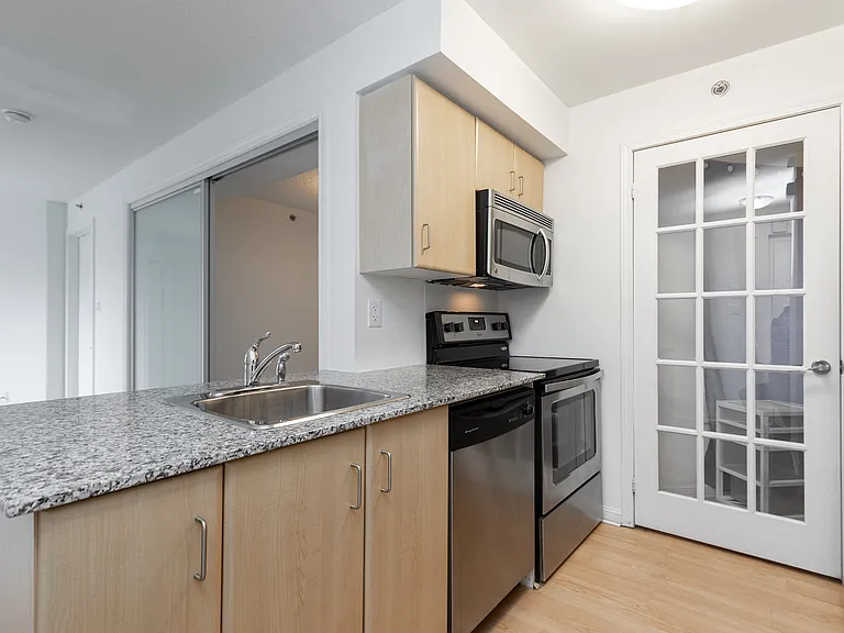 16 Laidlaw St #1704-80 — Photo 15