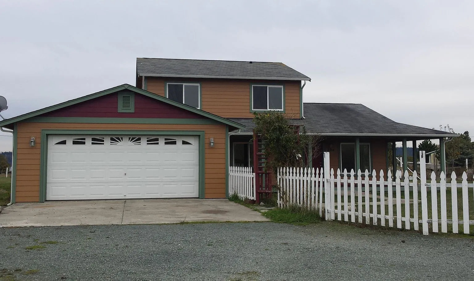Pending Application Lovely Home With Breathtaking Views — Photo 1