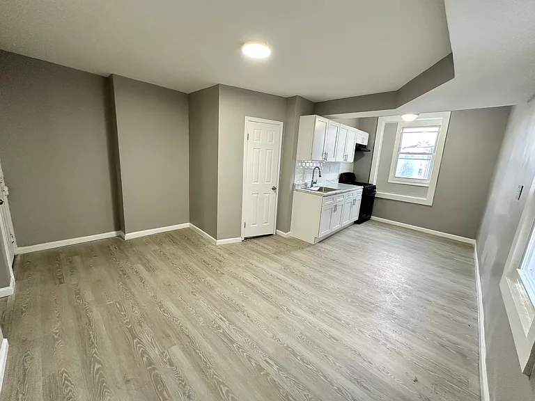 319 Coit St #4 — Photo 4
