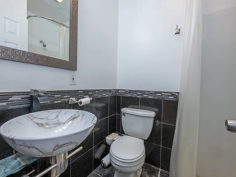 12 Garfield Ave #1 — Photo 8