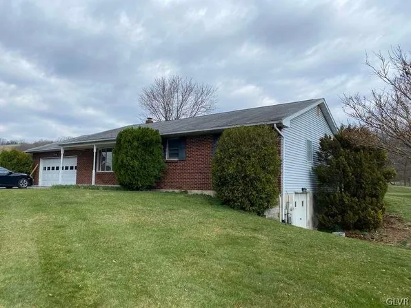 607 Hawk Mountain Rd, Kempton, PA 19529