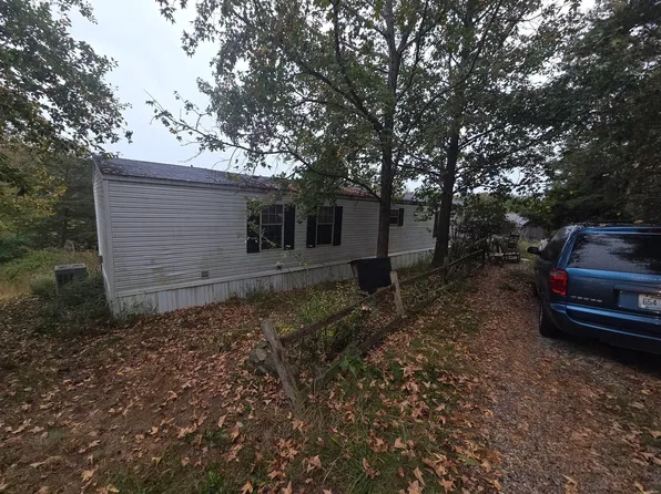 269 Jr Furniture Rd, Irvine, KY 40336