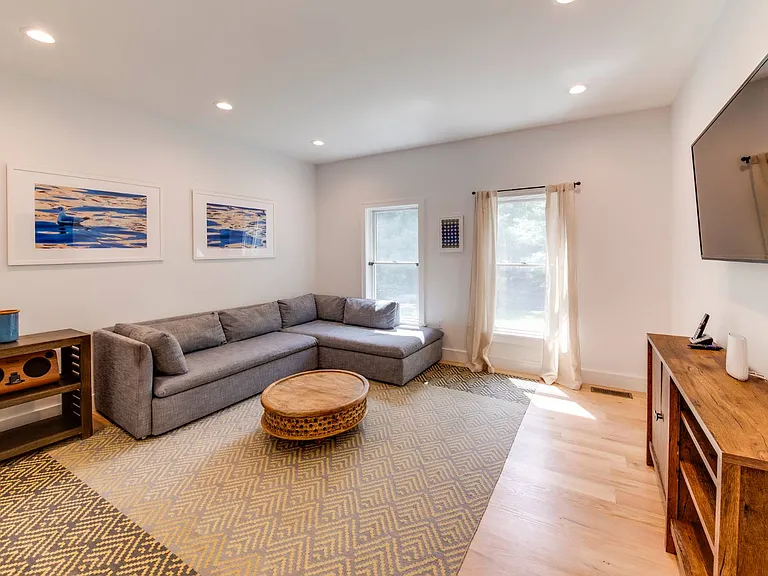 3 Oak Hill Ln — Photo 12