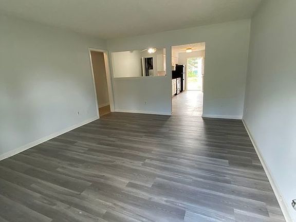 4th image of 735 Still Lake Dr
