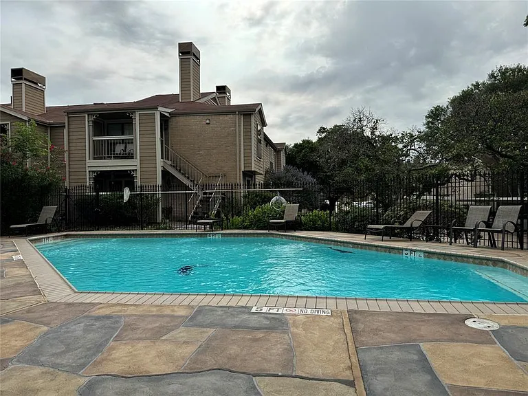 1860 White Oak Dr #375 — Photo 43