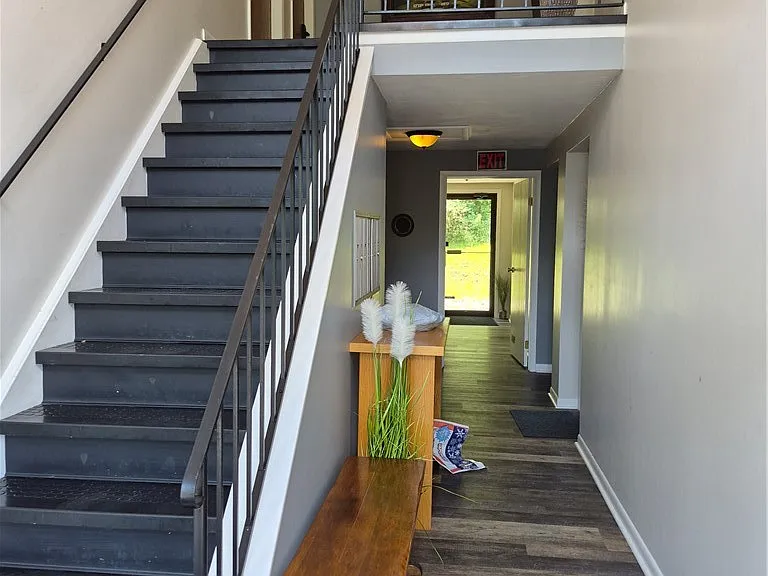 120 E Church St #7 — Photo 2