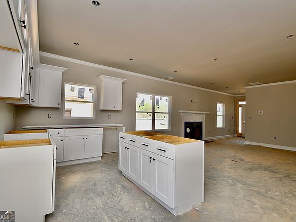 2nd image of 215 Timsbury