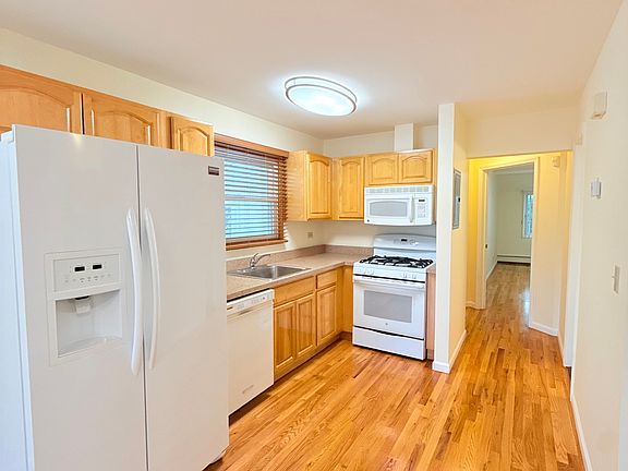 3rd image of 58-40 229th St Basement 1