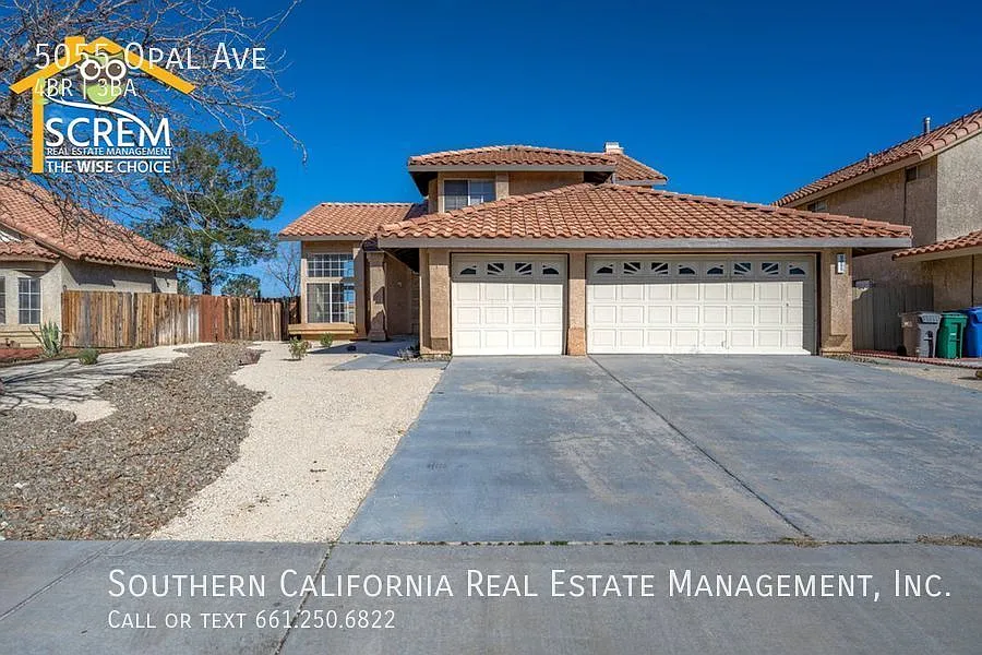 Four Bedroom Three Bathroom Home in Palmdale — Photo 2