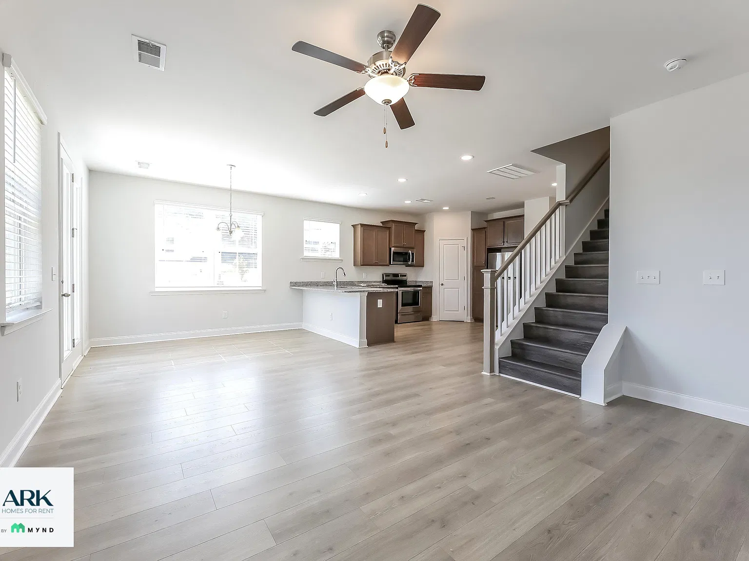 4 bed, 3.5 bath, 2185 sqft, $2,335 — Photo 3