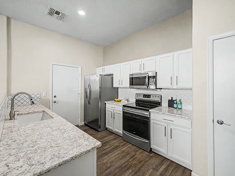 16636 S 22nd St — Photo 15