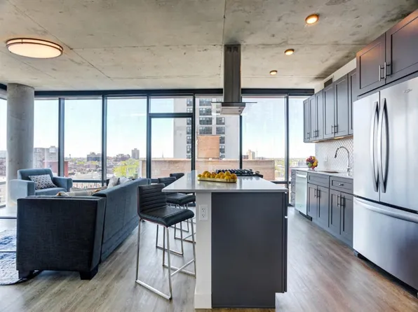 Four50 Residences, 450 W Belmont Ave APT 402, Chicago, IL 60657