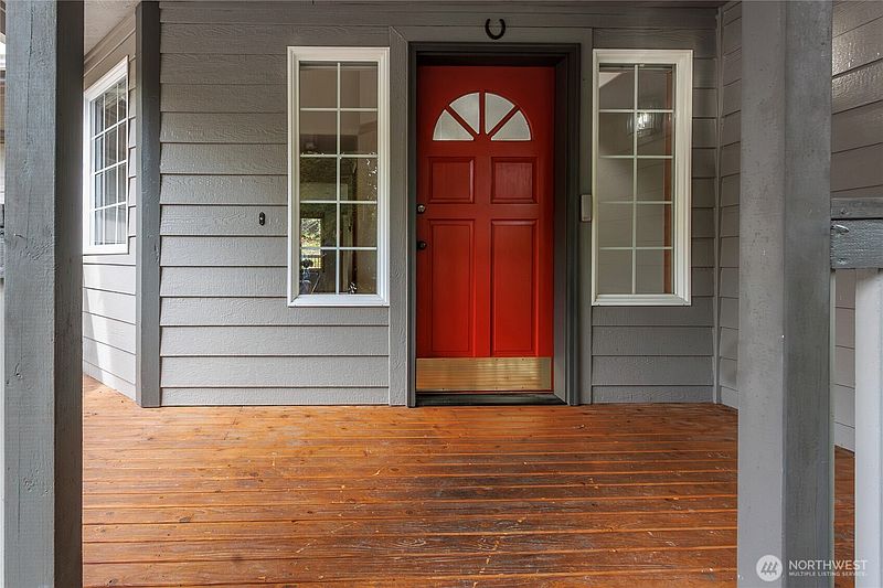 2nd image of 800 19th Avenue SE
