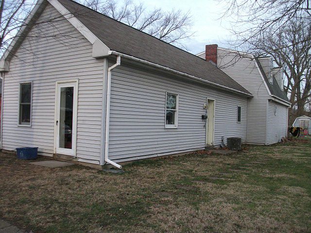 1st image of 193 Sycamore St
