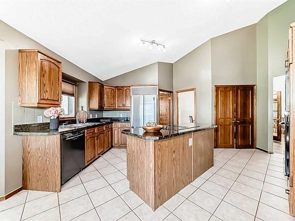 5th image of 227 N Hawkside Mews NW