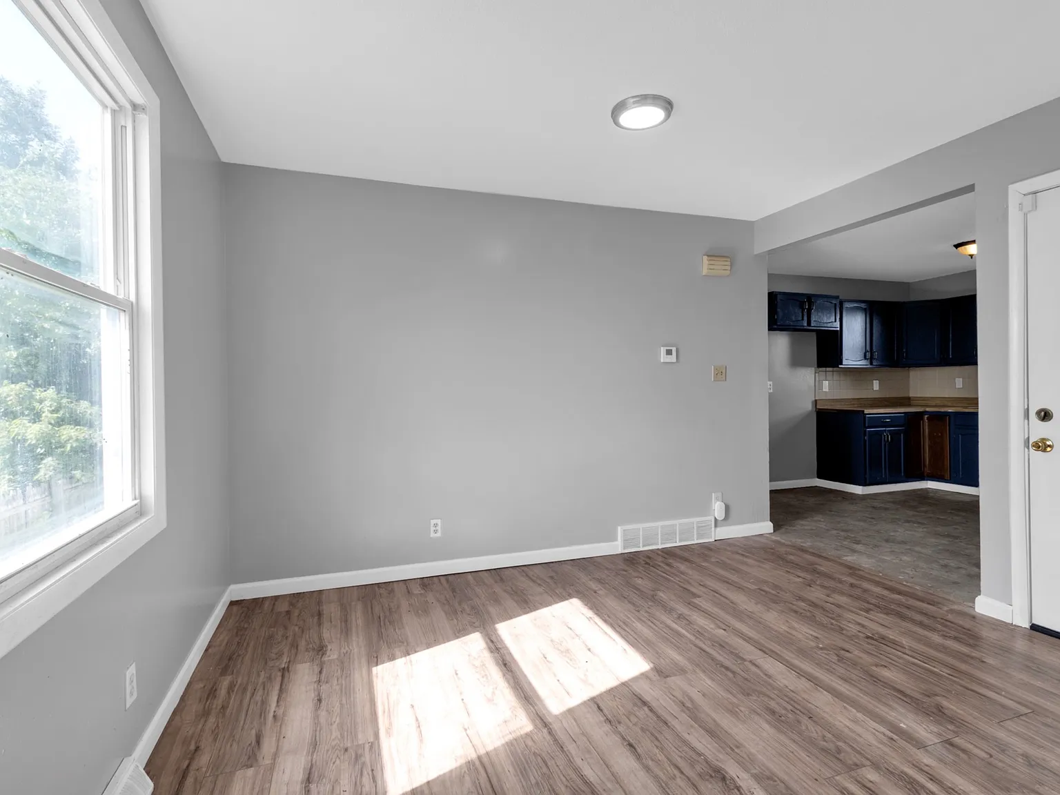 3 bed, 1100 sqft, $1,450 — Photo 4