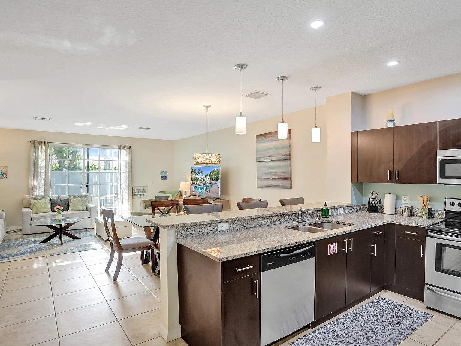 3 bed, 2.5 bath, 1440 sqft, $3,500 — Photo 3