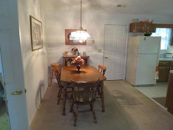 4th image of 4447 Drycott St