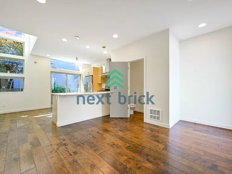 2119 E Terrace St — Photo 4