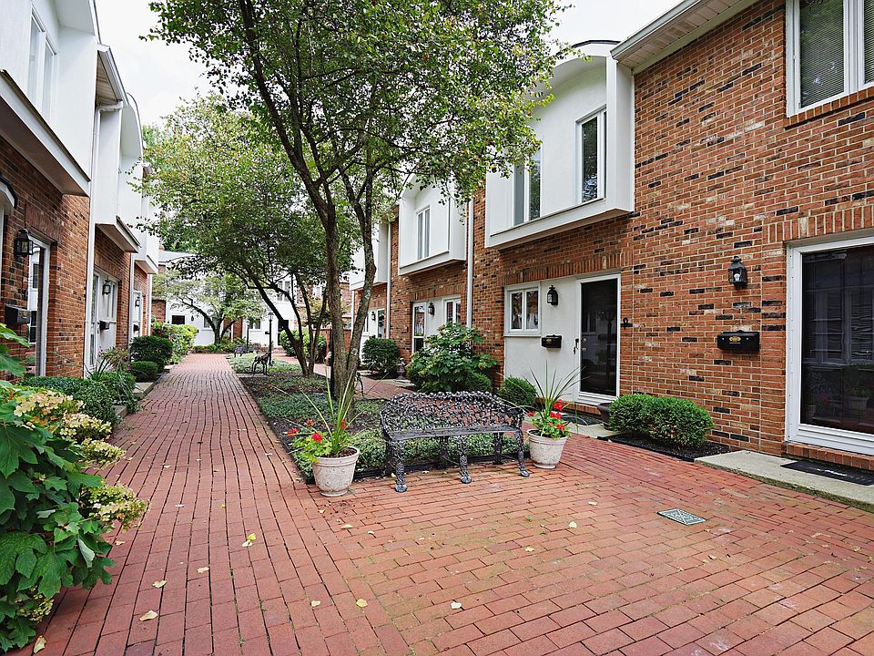 1st image of 108 E Dublin Granville Rd #16