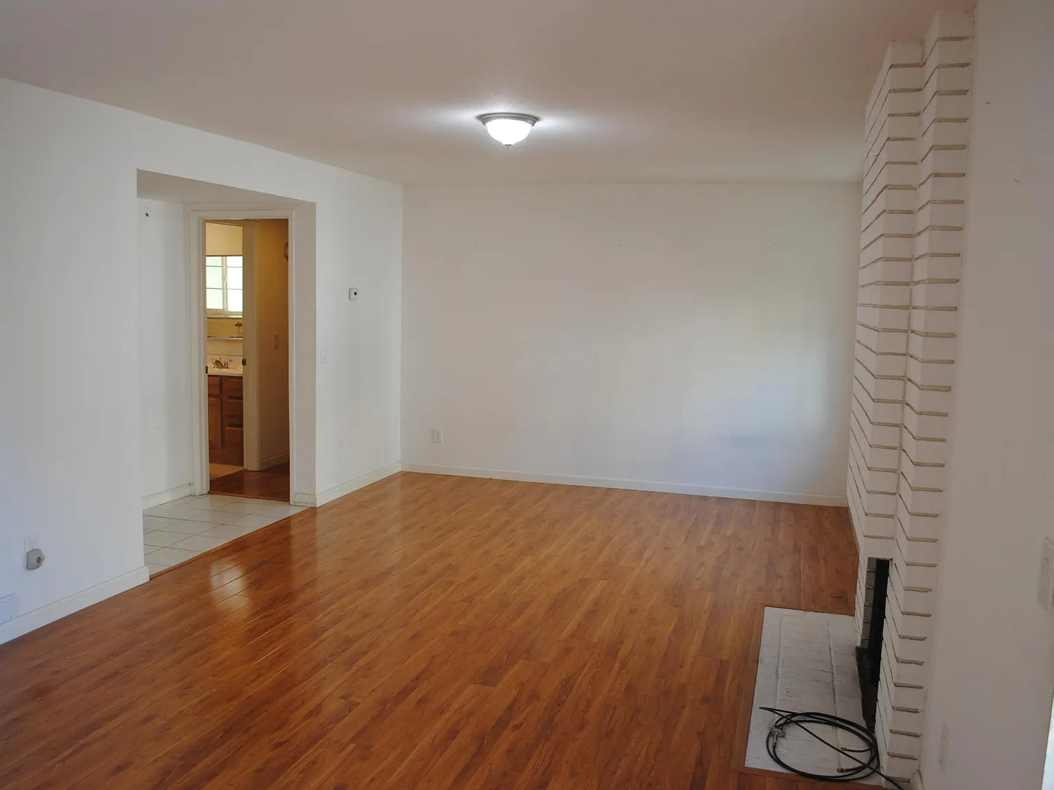 3 bed, 1301 sqft, $3,700 — Photo 4