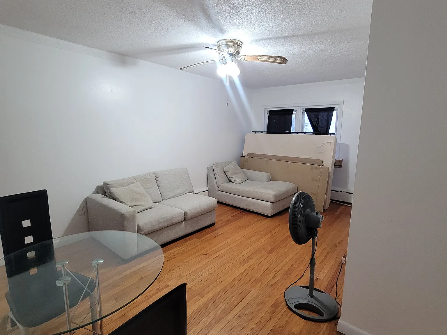 2 bed, 900 sqft, $2,300 — Photo 3