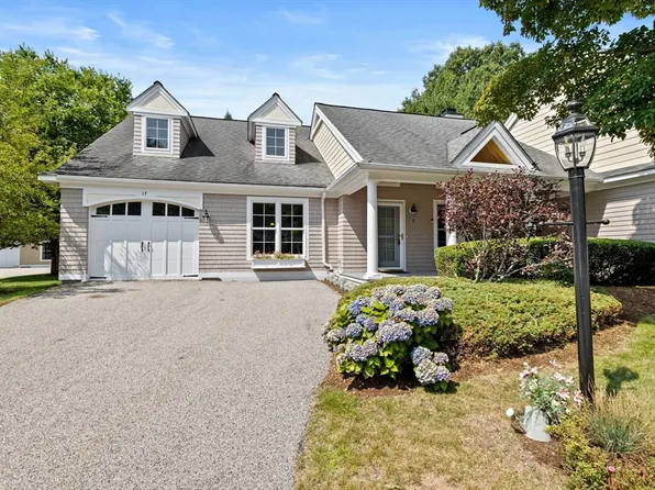 17 Winterberry Ln Unit 17, Hanover, MA 02339