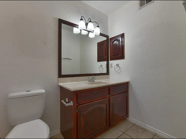 695 Bluff Canyon Cir — Photo 24