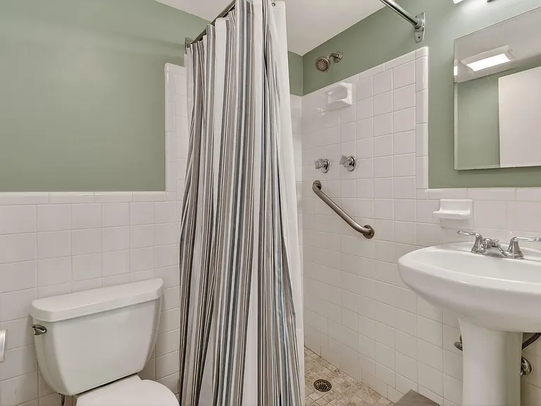 139 Sunrise Ave — Photo 13