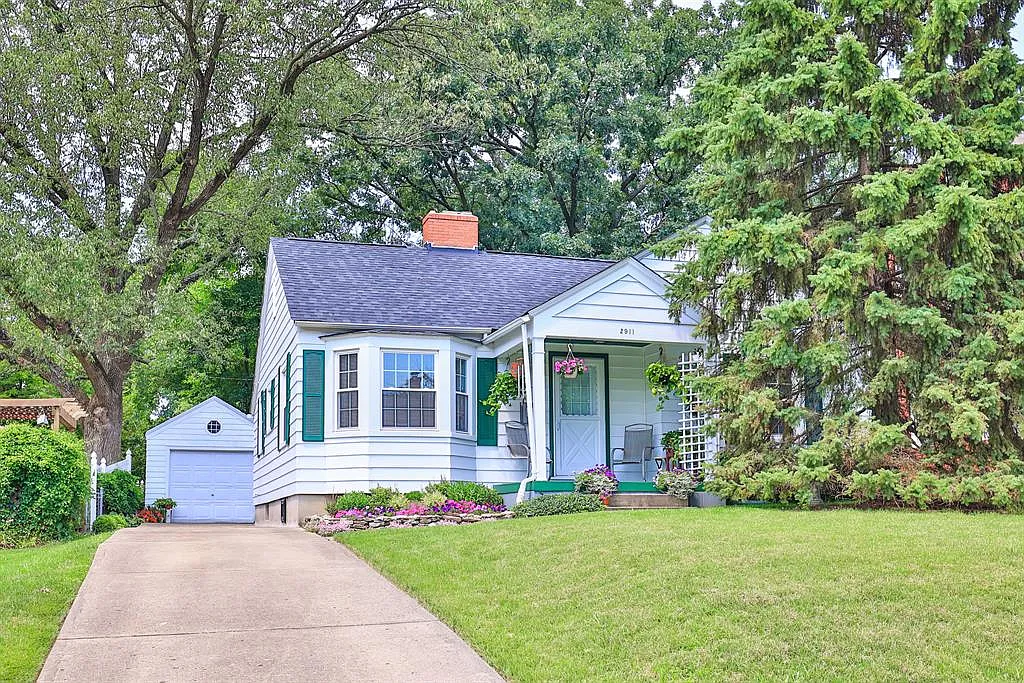 2911 Elmo Pl photo 1