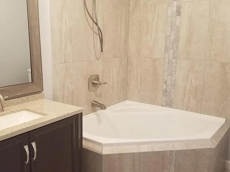 7604 Wallingford Rd — Photo 5