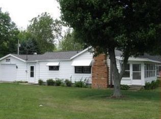 4890 W Shore Dr, Bremen, IN 46506