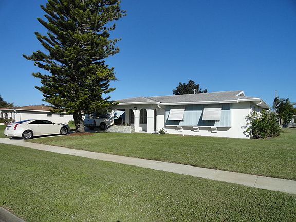 3rd image of 875 SE Tierra Ct
