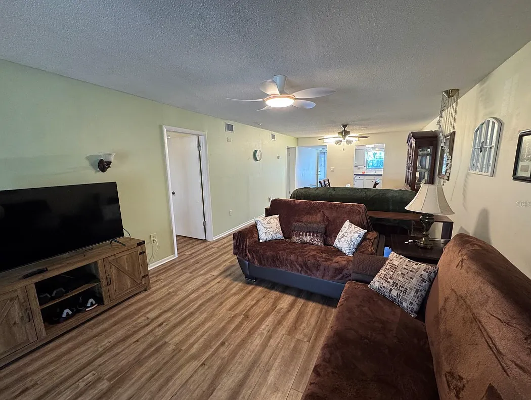 Building Photo - 3122 Lake Bayshore Dr #218